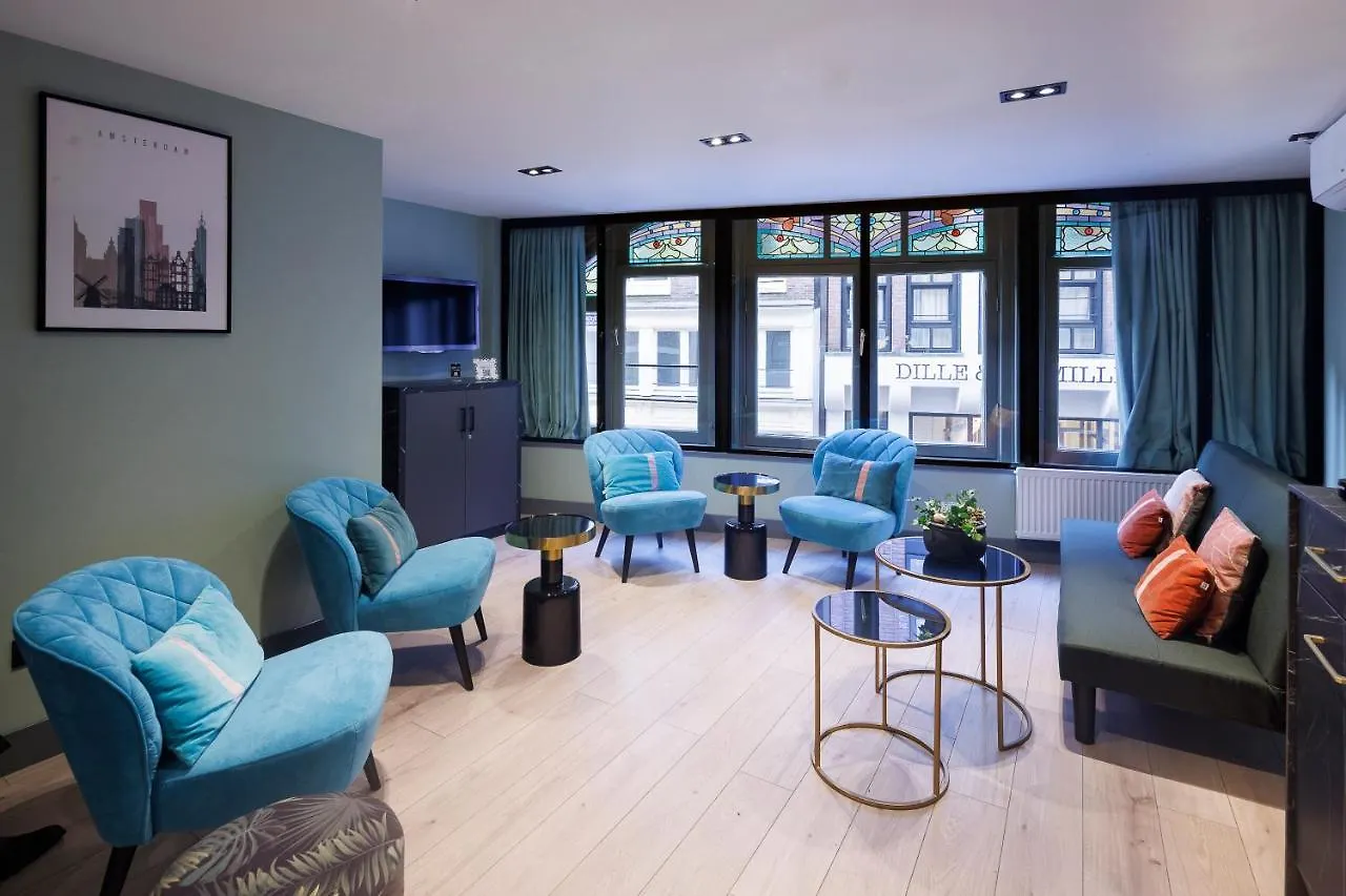 Ciao Papa Hotel Amsterdam Central Station contacts
