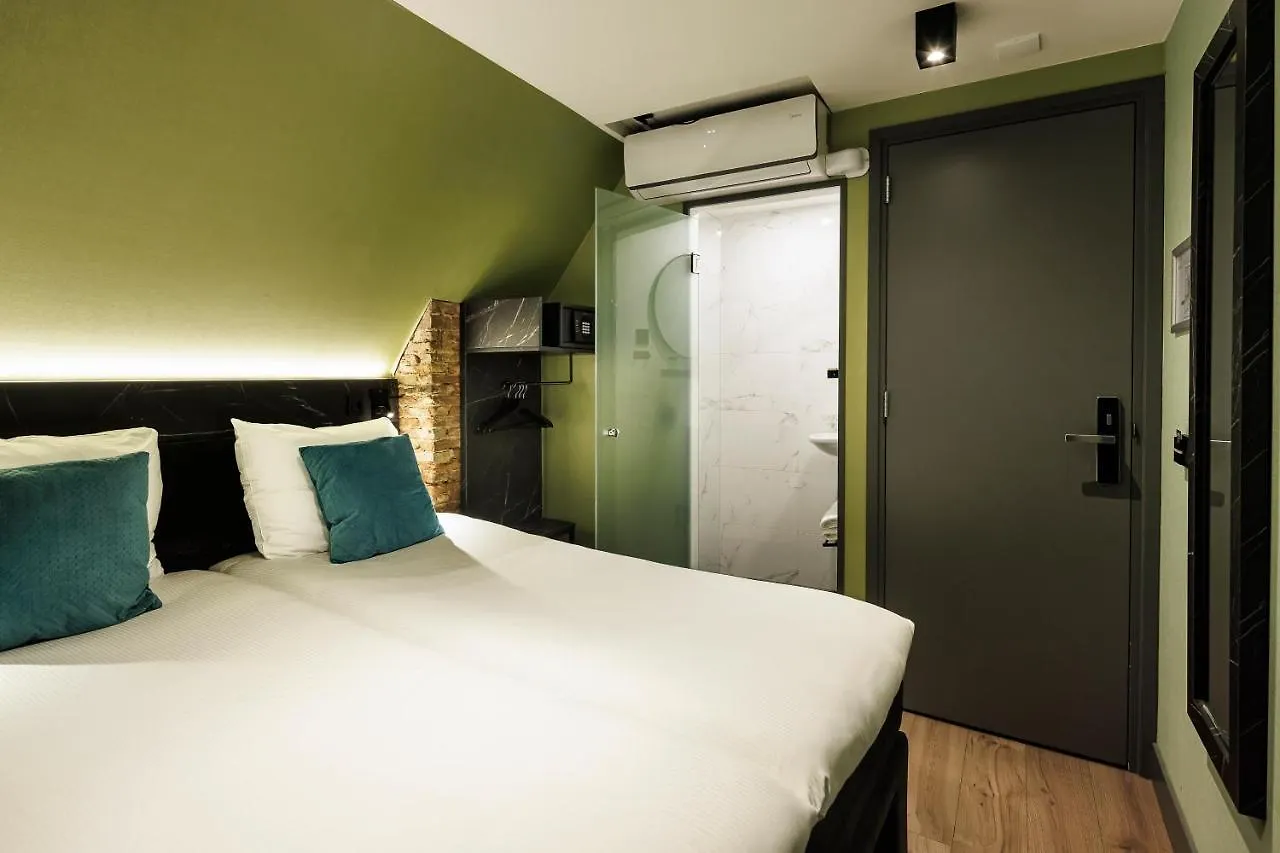 Ciao Papa Hotel Amsterdam Central Station 3*,  Netherlands