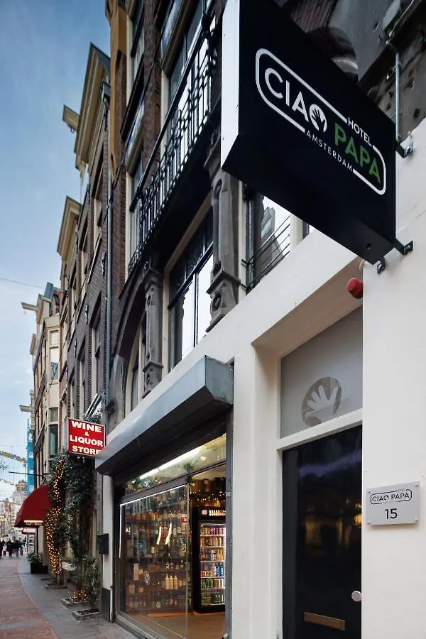 Ciao Papa Hotel Amsterdam Central Station 3*,